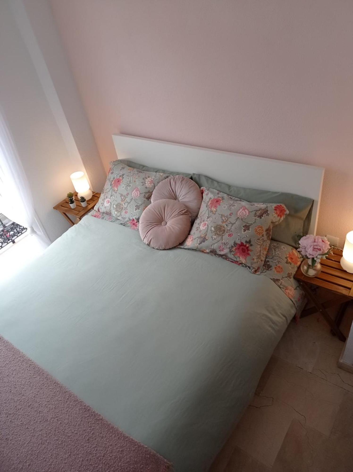 Apartment Penthouse With Solarium In The Center Of Malaga-atico Con Solarium En El Centro De Málaga